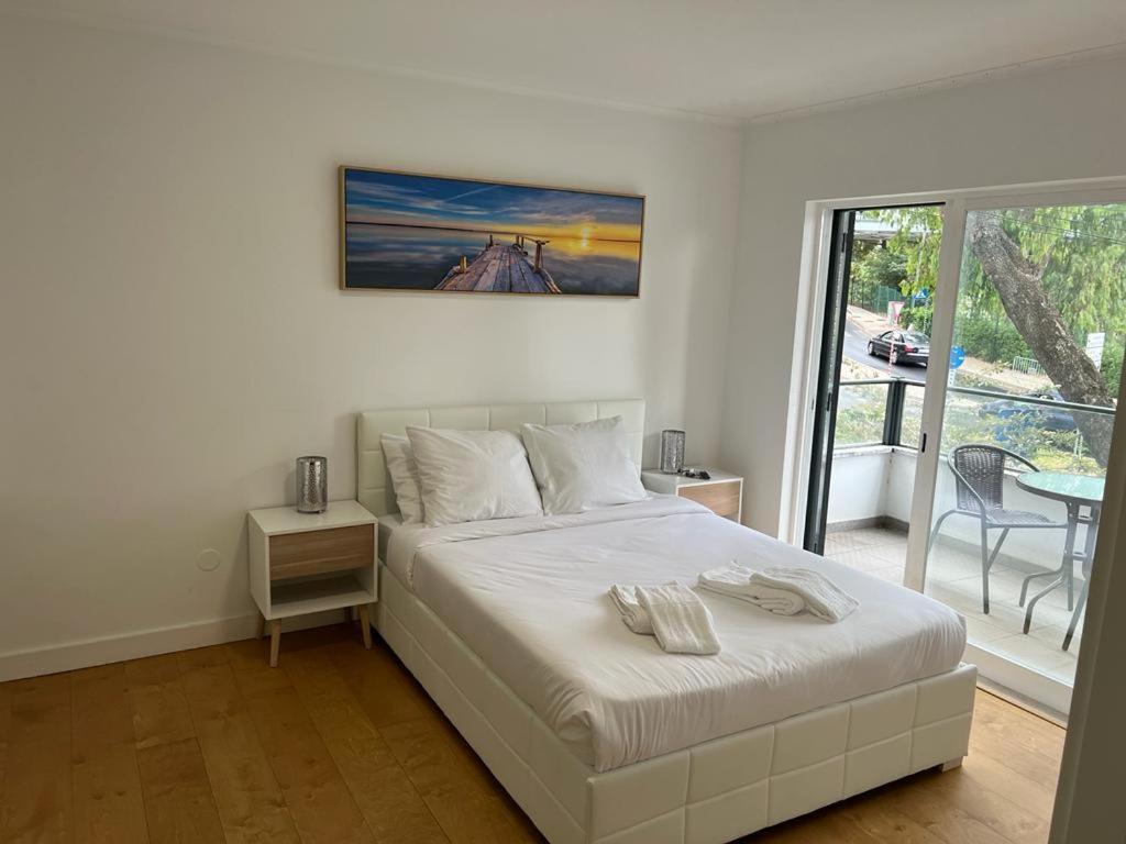 Oieras Beach Suite 2 - Large Double Room With En-Suite Bathroom And Balcony Oeiras Eksteriør bilde