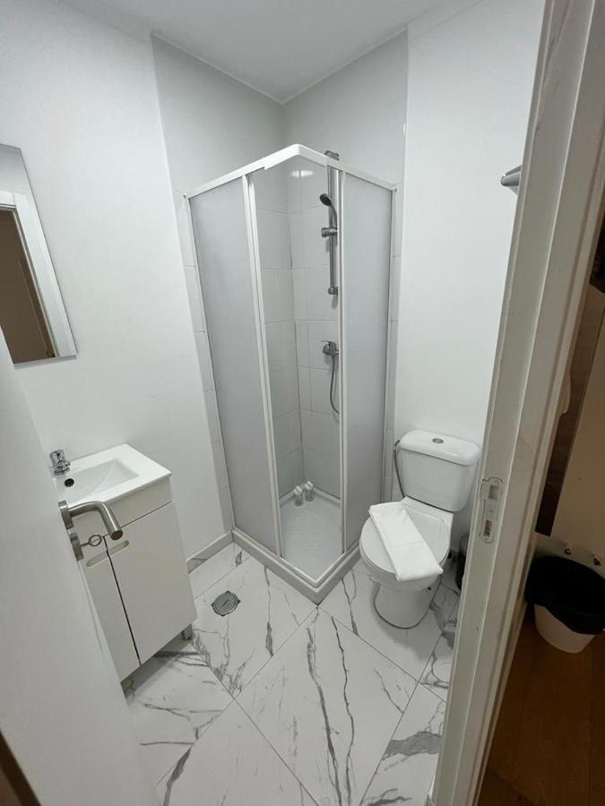 Oieras Beach Suite 2 - Large Double Room With En-Suite Bathroom And Balcony Oeiras Eksteriør bilde