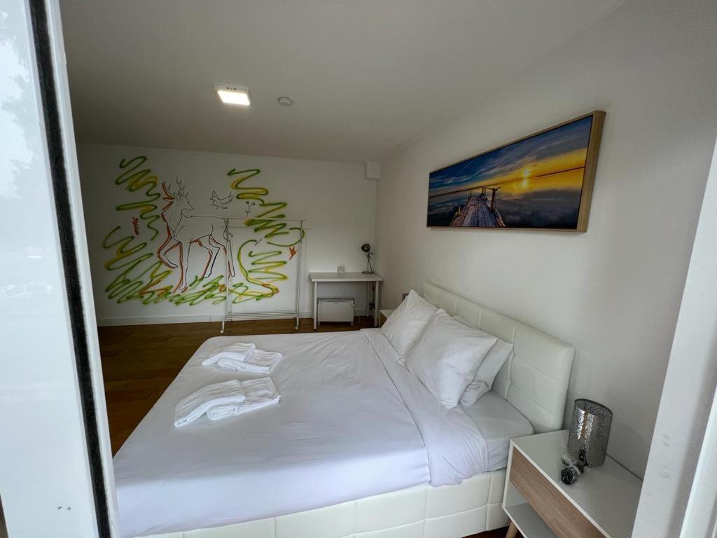 Oieras Beach Suite 2 - Large Double Room With En-Suite Bathroom And Balcony Oeiras Eksteriør bilde