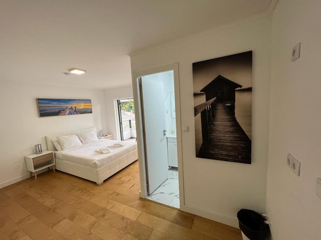 Oieras Beach Suite 2 - Large Double Room With En-Suite Bathroom And Balcony Oeiras Eksteriør bilde